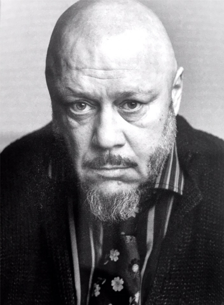 На пол-листа.