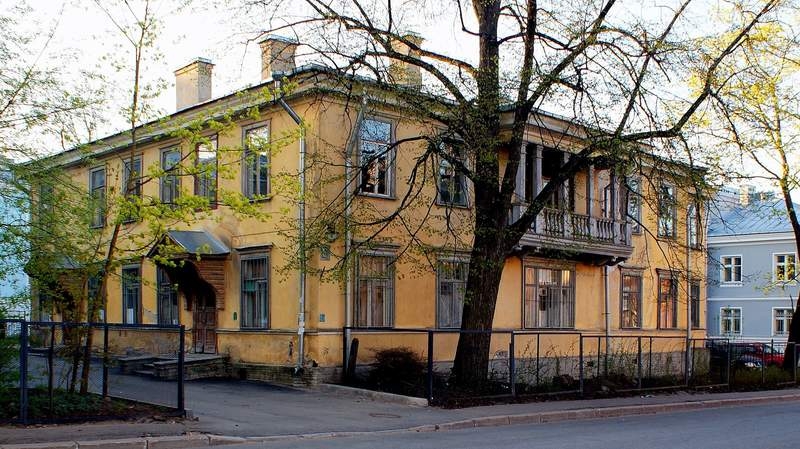 Деревянный дом, деревянная кукла [СИ]